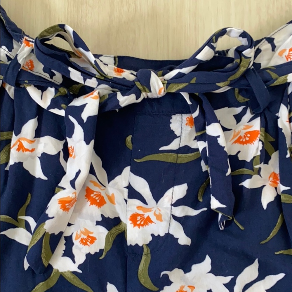 High Rise Tropical Shorts - Picture 2 of 4